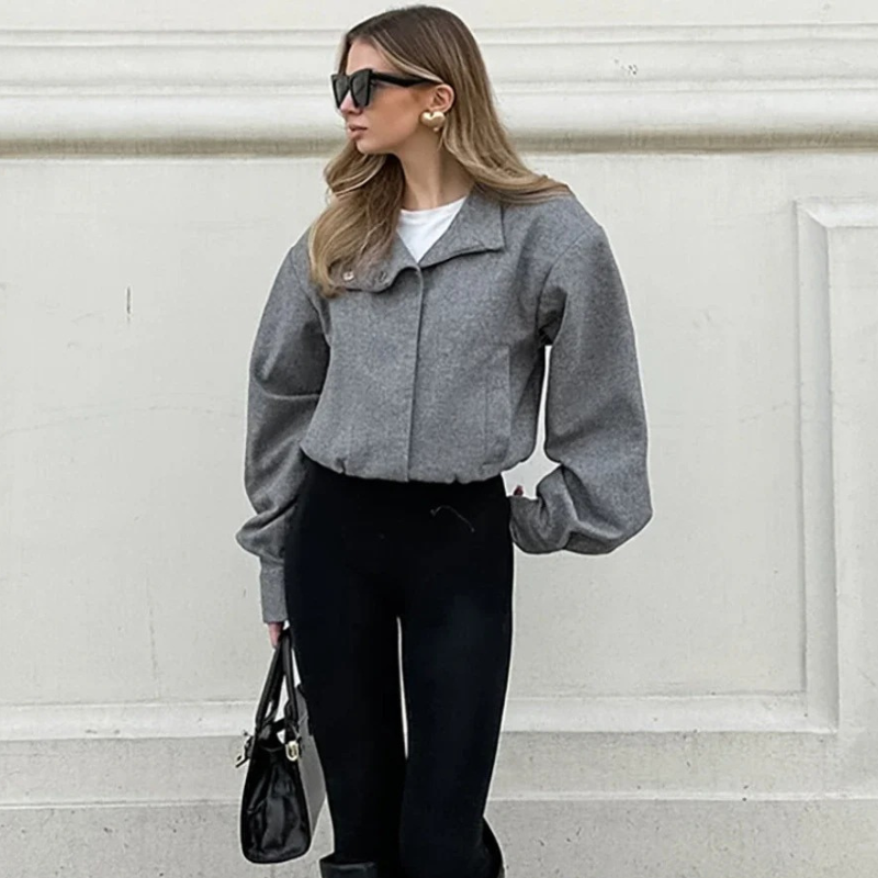 Manteau gris à col montant en laine