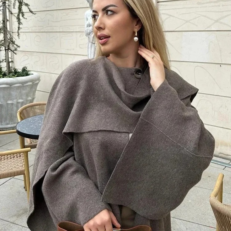 Manteau court à la mode d'hiver