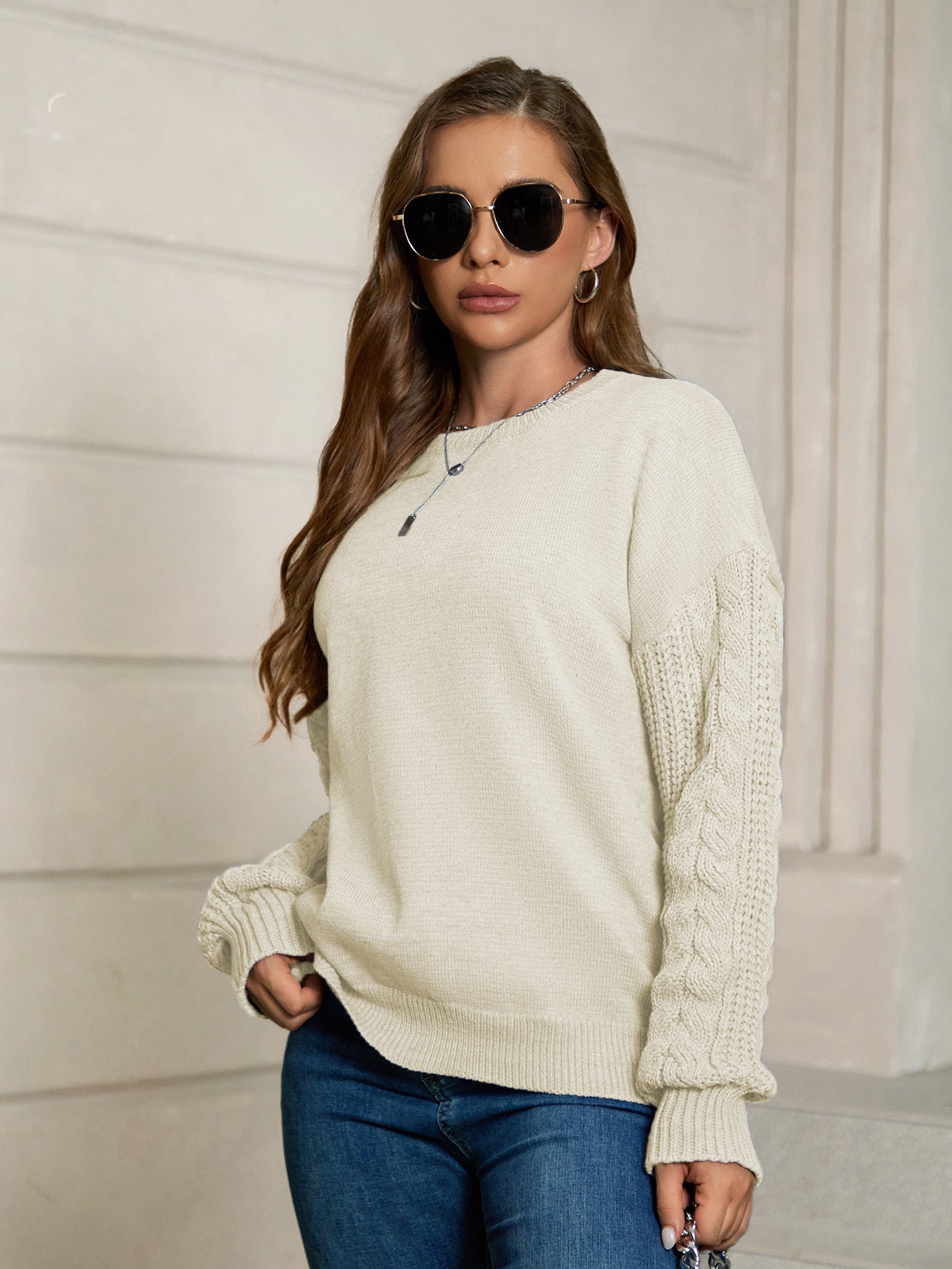 Pull à col rond simple à la mode