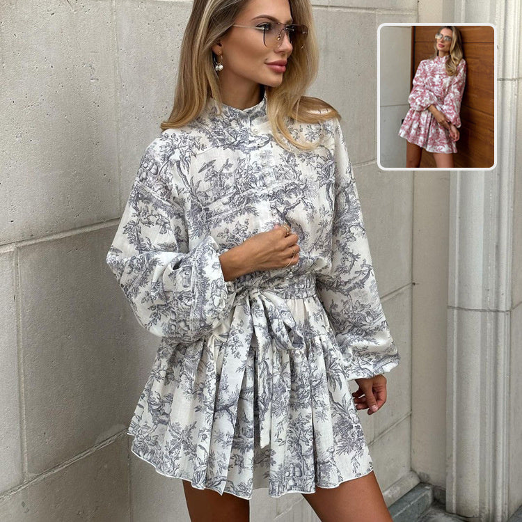 Robe courte à manches longues et imprimé