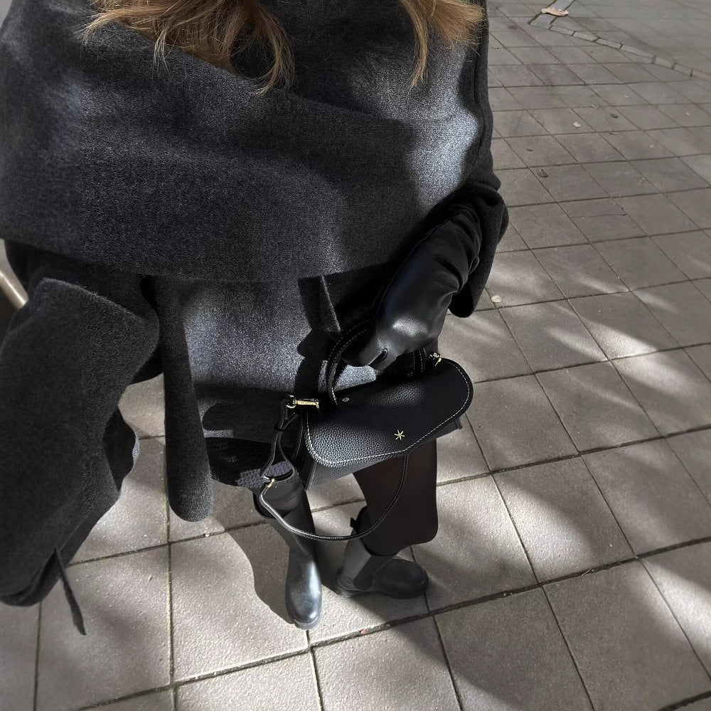 Manteau court à la mode d'hiver