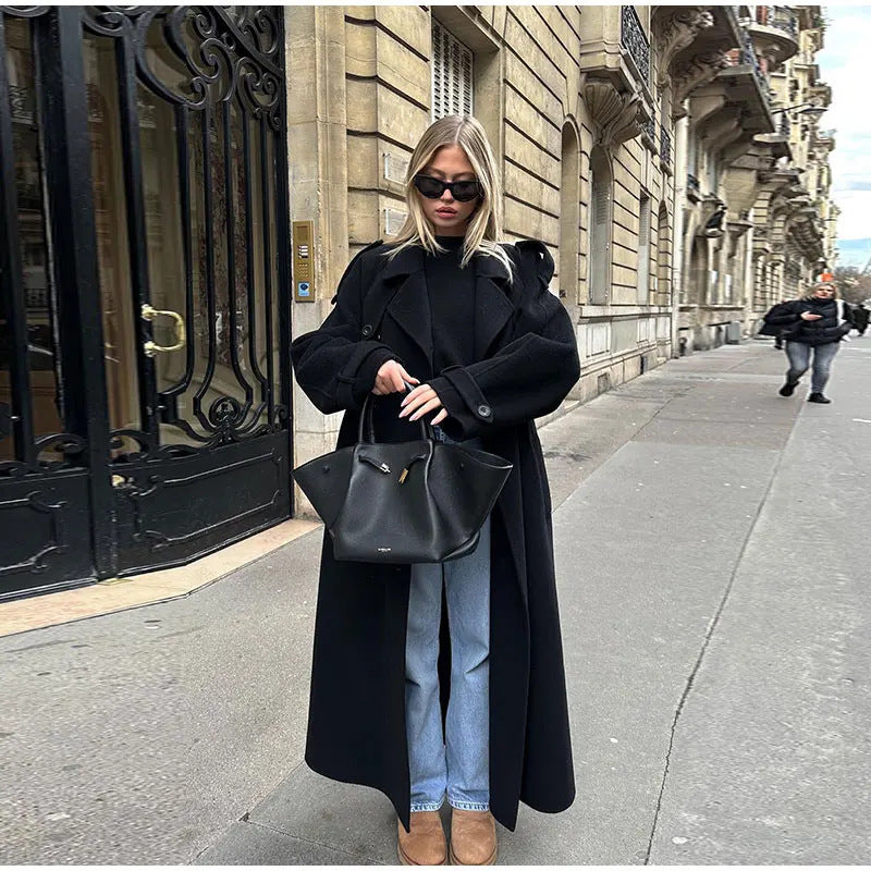 Manteau Long en Laine Noire avec Ceinture