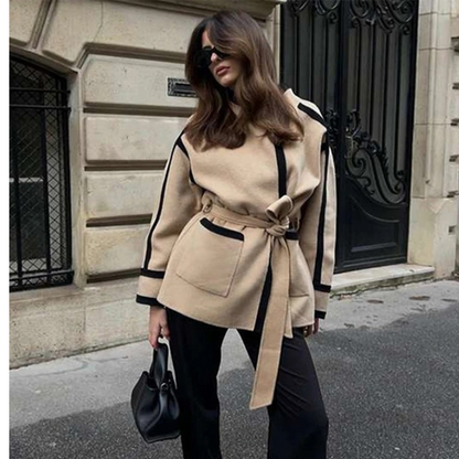 Manteau mi-long en laine bicolore à lacets
