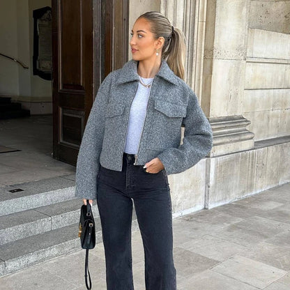 Veste courte en laine et cuir avec perles