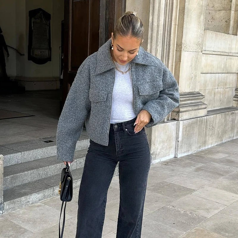 Veste courte en laine et cuir avec perles